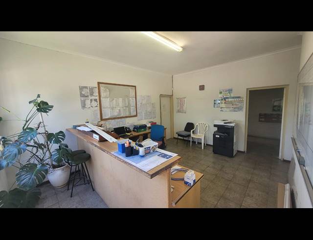 650M² WAREHOUSE TO LET IN ATLANTIS CENTRAL